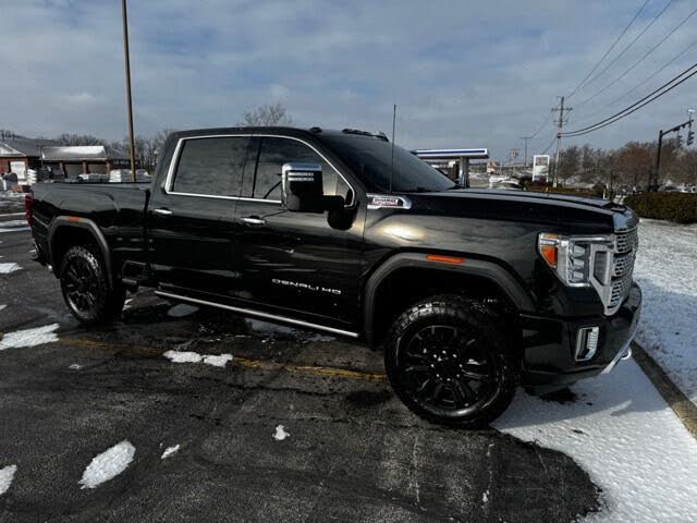 2022 GMC Sierra 2500HD Denali Crew Cab 4WD