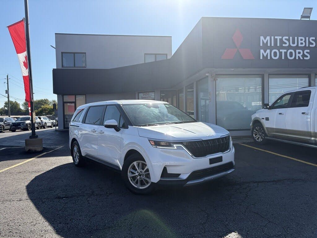 2023 Kia Carnival LX FWD