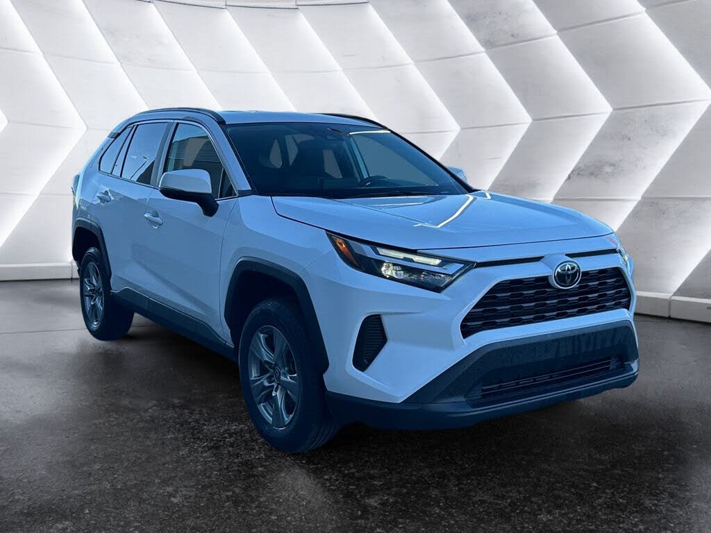 2024 Toyota RAV4 XLE FWD