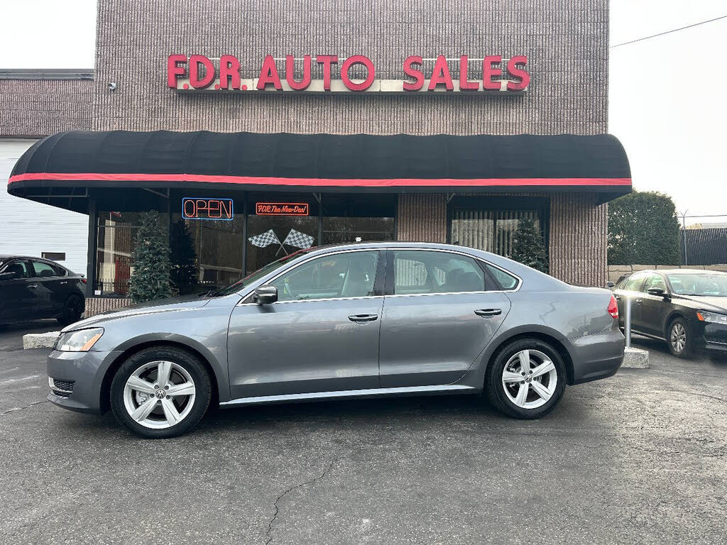 2013 Volkswagen Passat SE with Sunroof