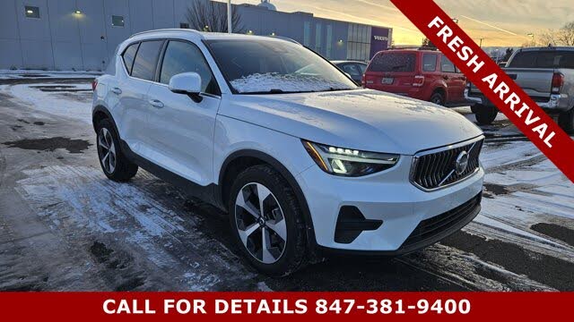 2025 Volvo XC40 B5 Core Bright Theme AWD