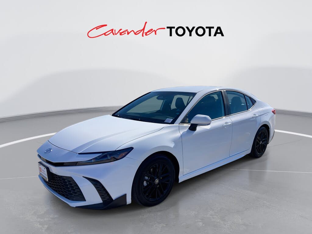 2026 Toyota Camry SE FWD