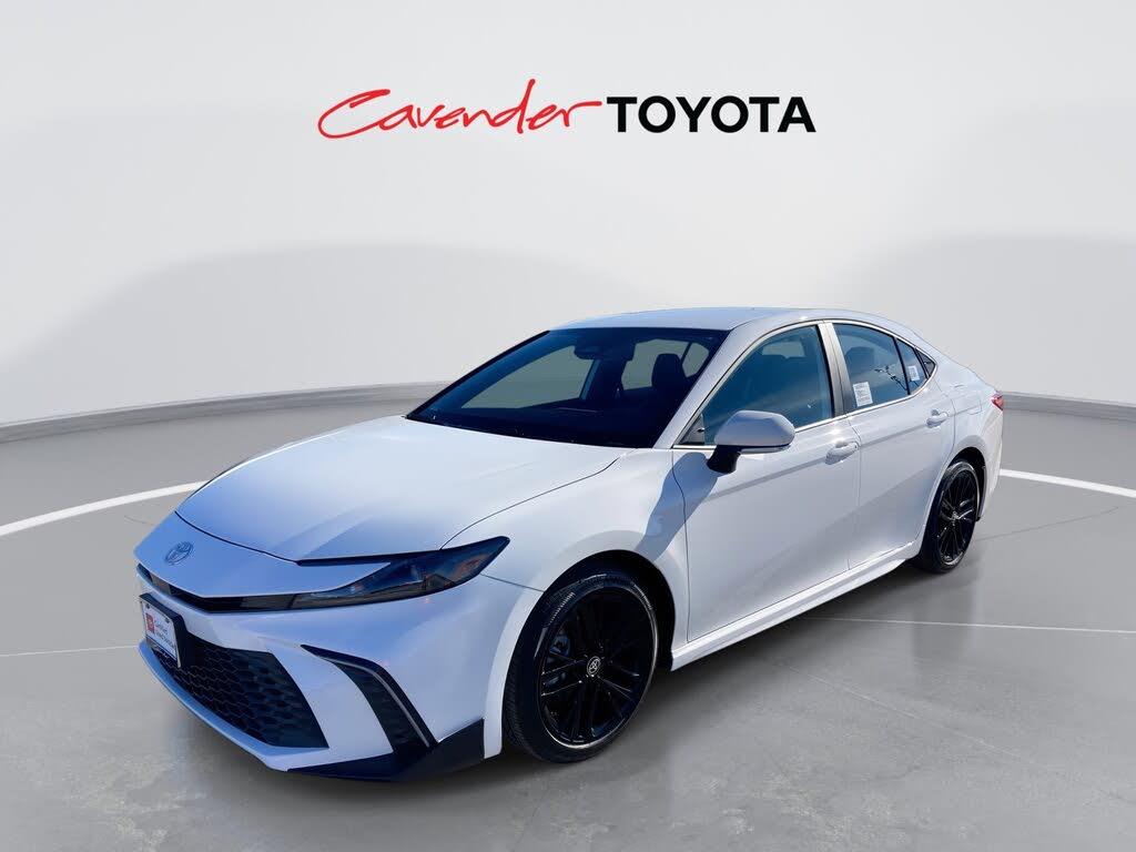 2026 Toyota Camry SE FWD