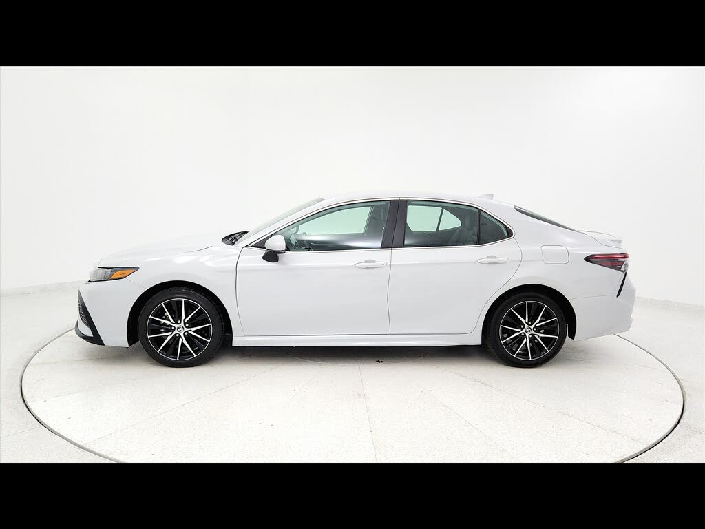 2024 Toyota Camry SE FWD