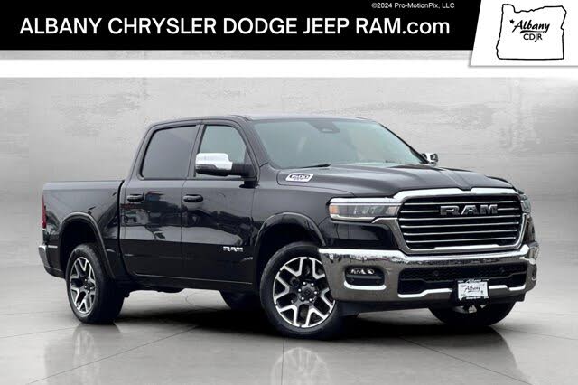 2025 RAM 1500 Laramie Crew Cab 4WD