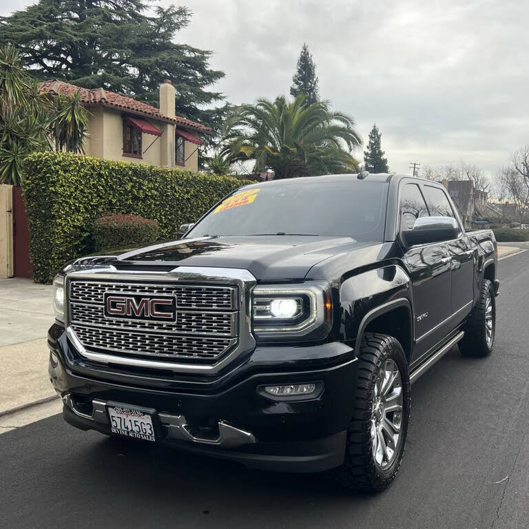 2017 GMC Sierra 1500 Denali Crew Cab 4WD