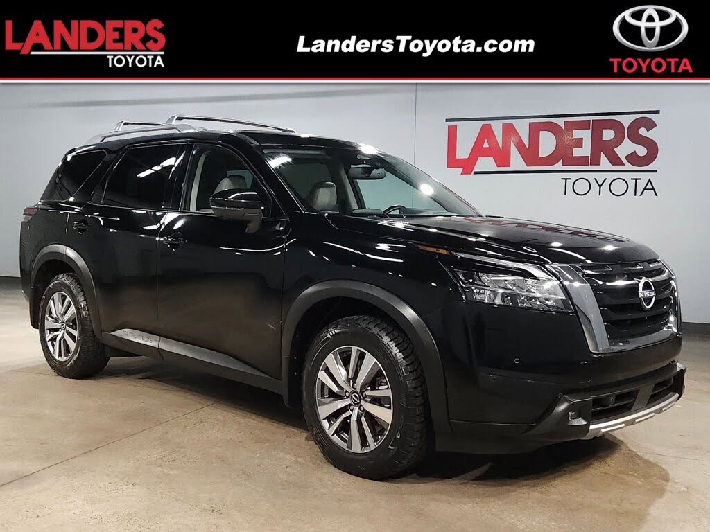 2022 Nissan Pathfinder SL FWD