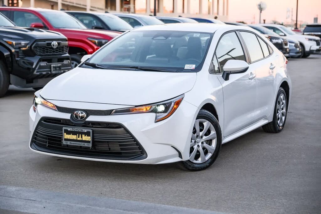 2025 Toyota Corolla LE FWD