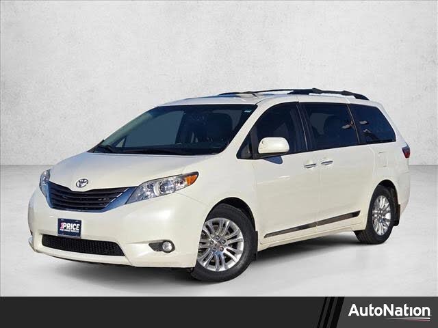 2015 Toyota Sienna XLE 7-Passenger Auto Access Seat