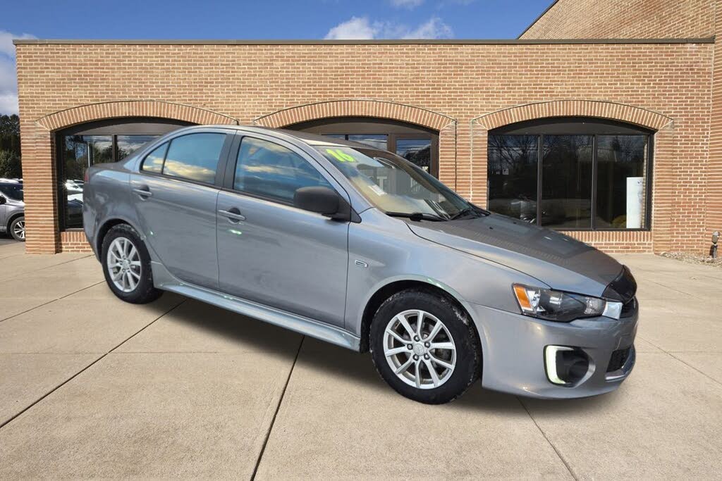2016 Mitsubishi Lancer ES FWD