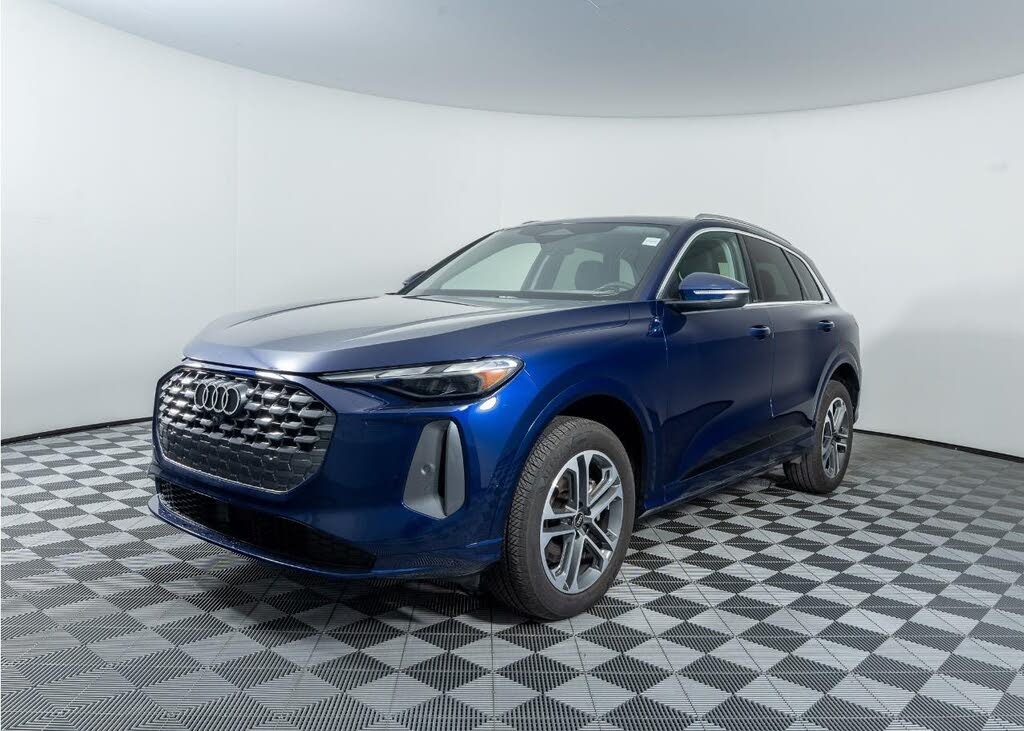 Audi Q5 quattro Premium 40 TFSI 2025