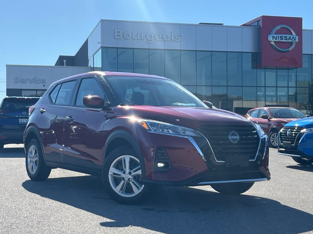 2025 Nissan Kicks Play S FWD