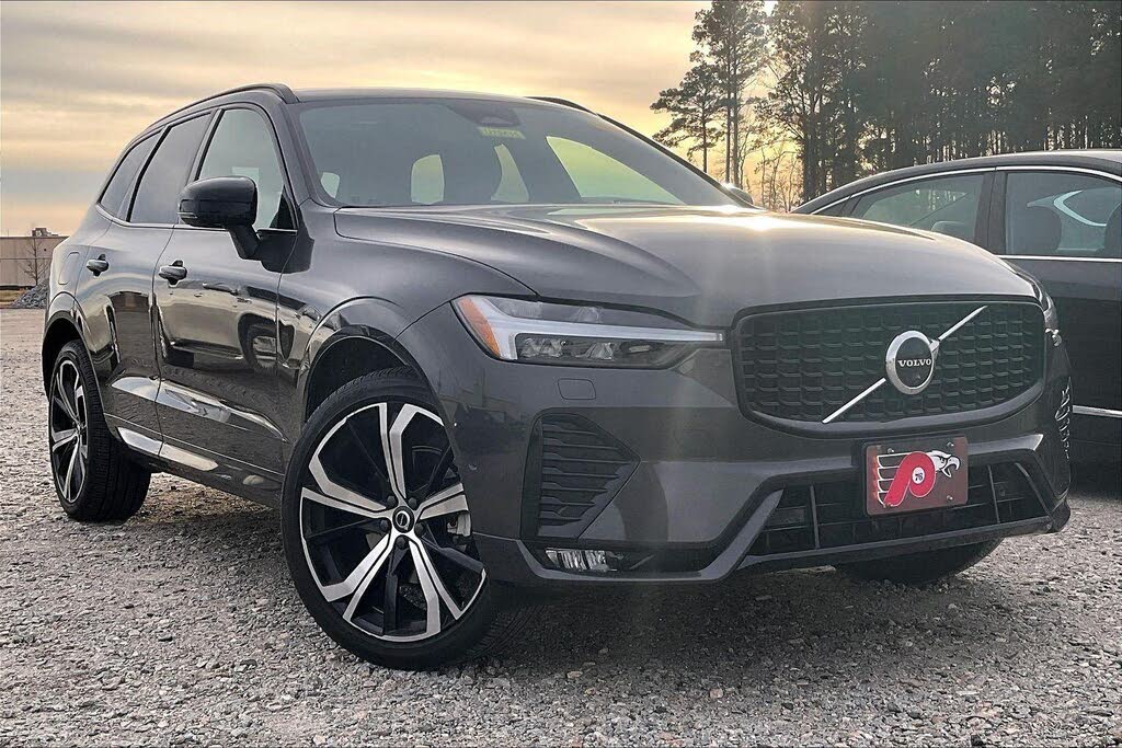 2022 Volvo XC60 B5 R-Design FWD