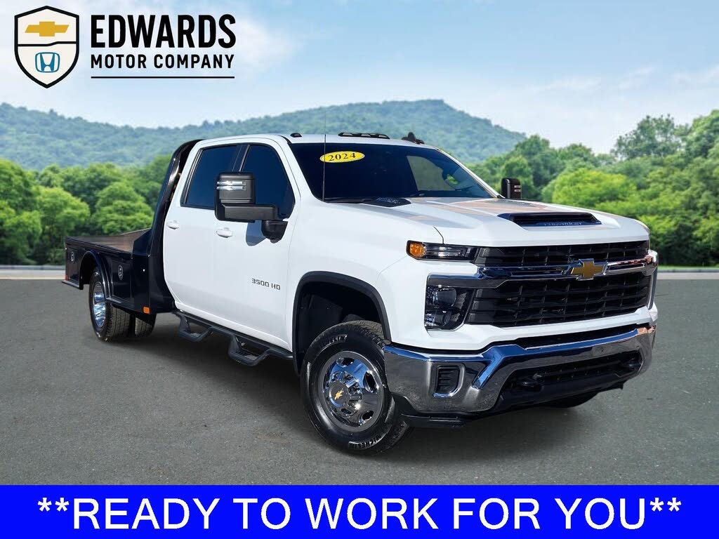 2024 Chevrolet Silverado 3500HD Chassis LT Crew Cab 4WD