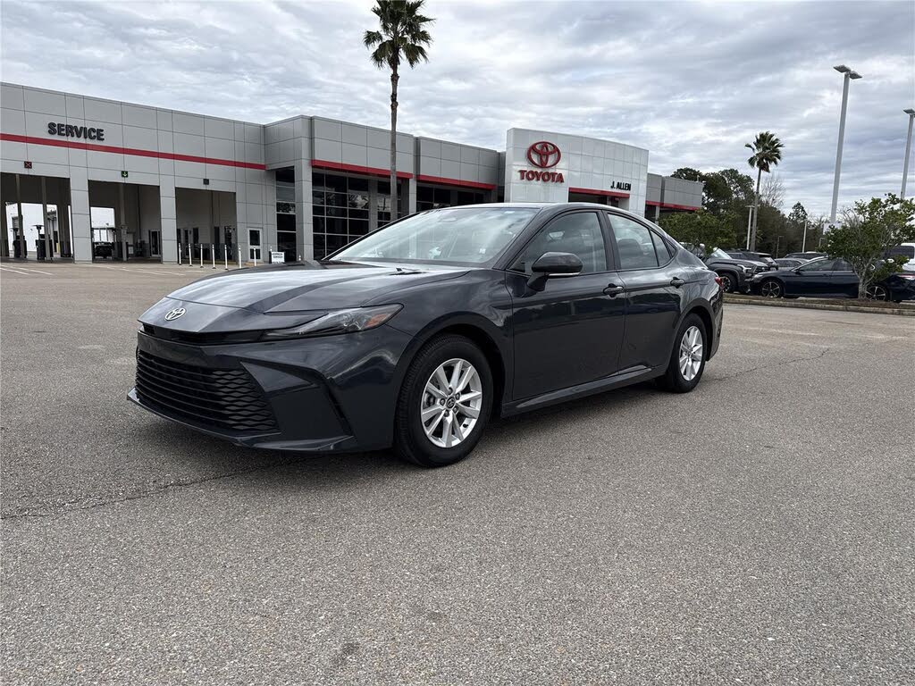2025 Toyota Camry LE FWD