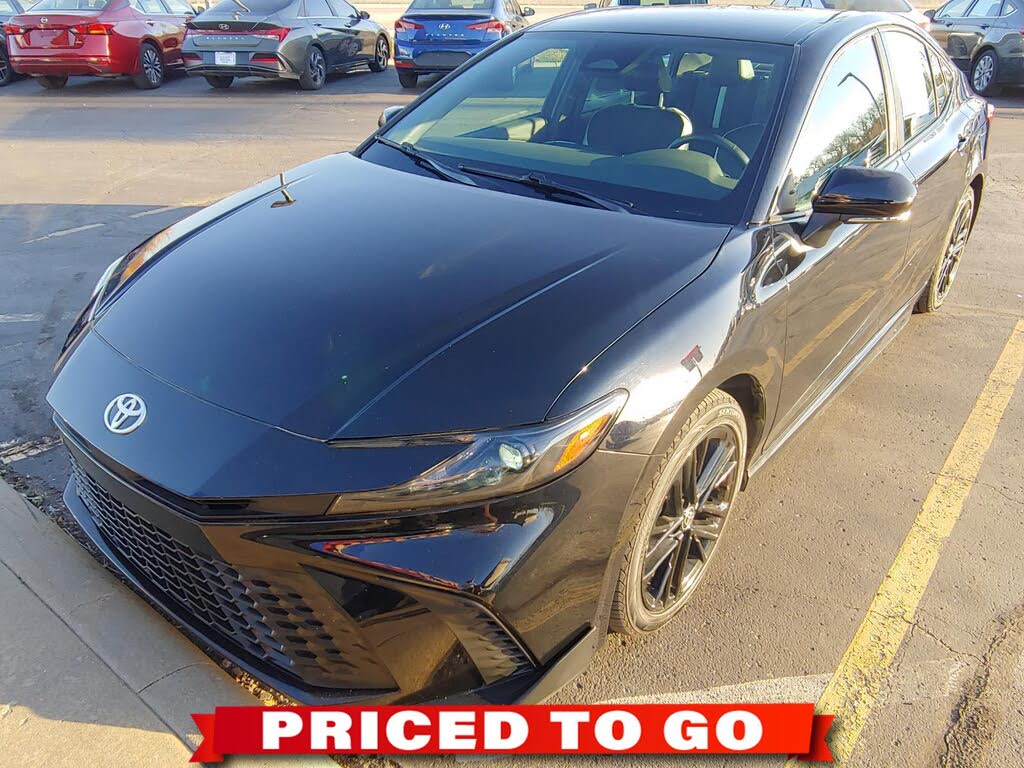 2025 Toyota Camry SE FWD