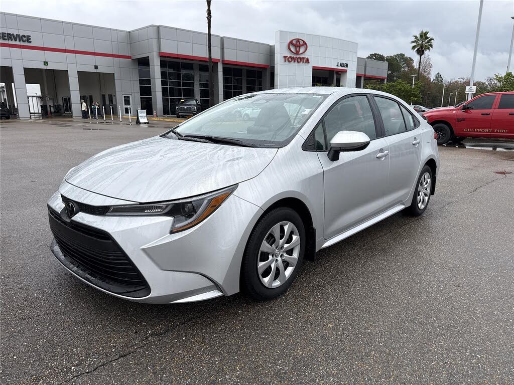 2025 Toyota Corolla LE FWD