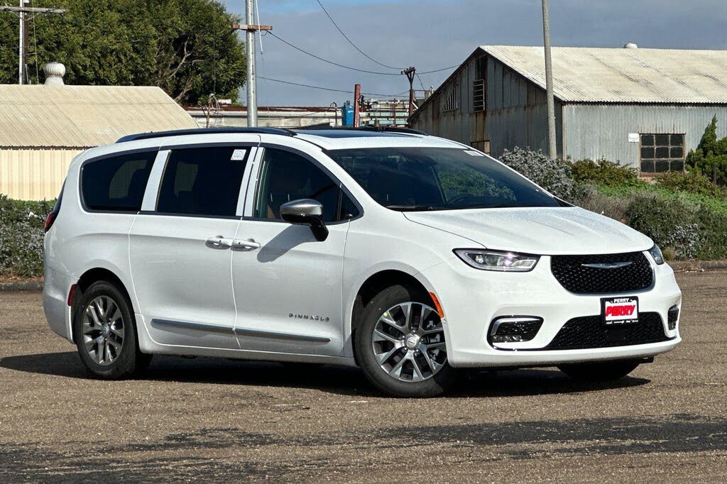 2026 Chrysler Pacifica Hybrid Pinnacle FWD