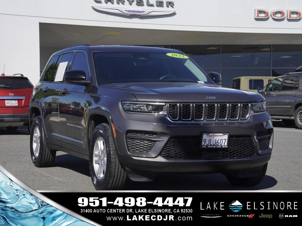 2022 Jeep Grand Cherokee Laredo RWD