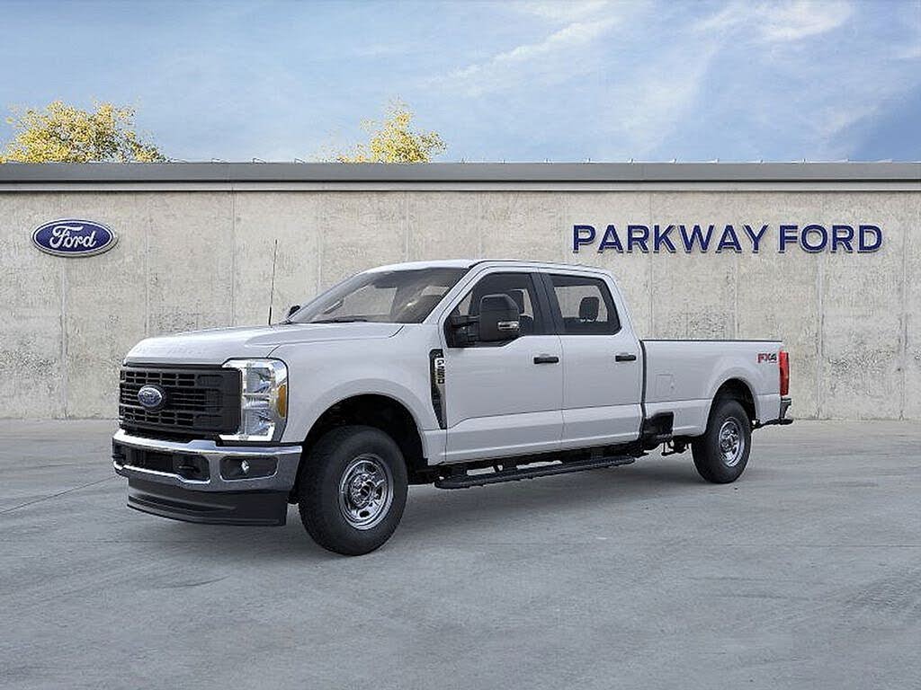 2025 Ford F-250 Super Duty XL Crew Cab 4WD