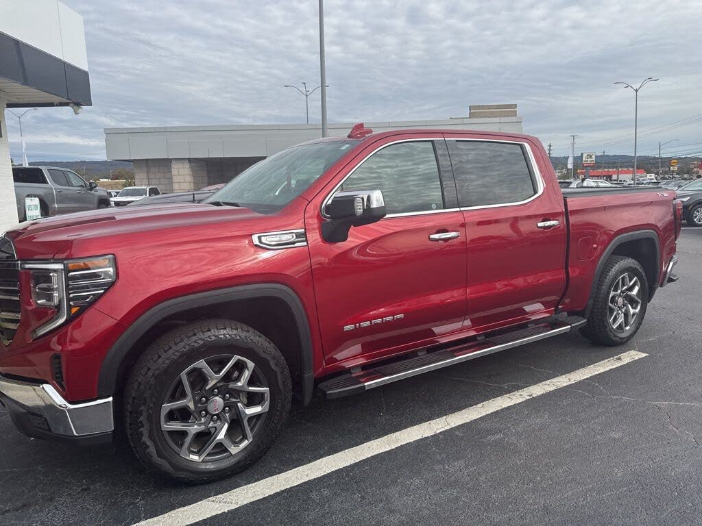2025 GMC Sierra 1500 SLT Crew Cab 4WD