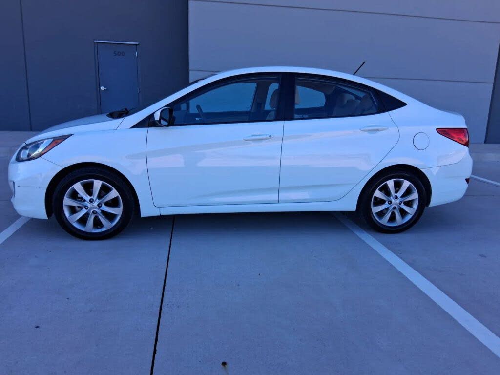 2012 Hyundai Accent GLS Sedan FWD