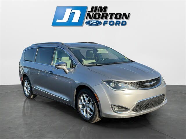 2019 Chrysler Pacifica Limited FWD