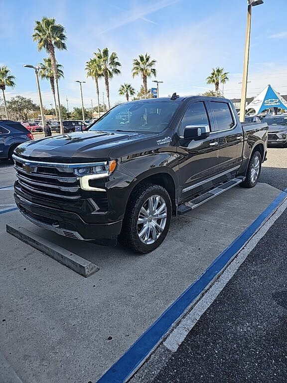 2023 Chevrolet Silverado 1500 High Country Crew Cab 4WD