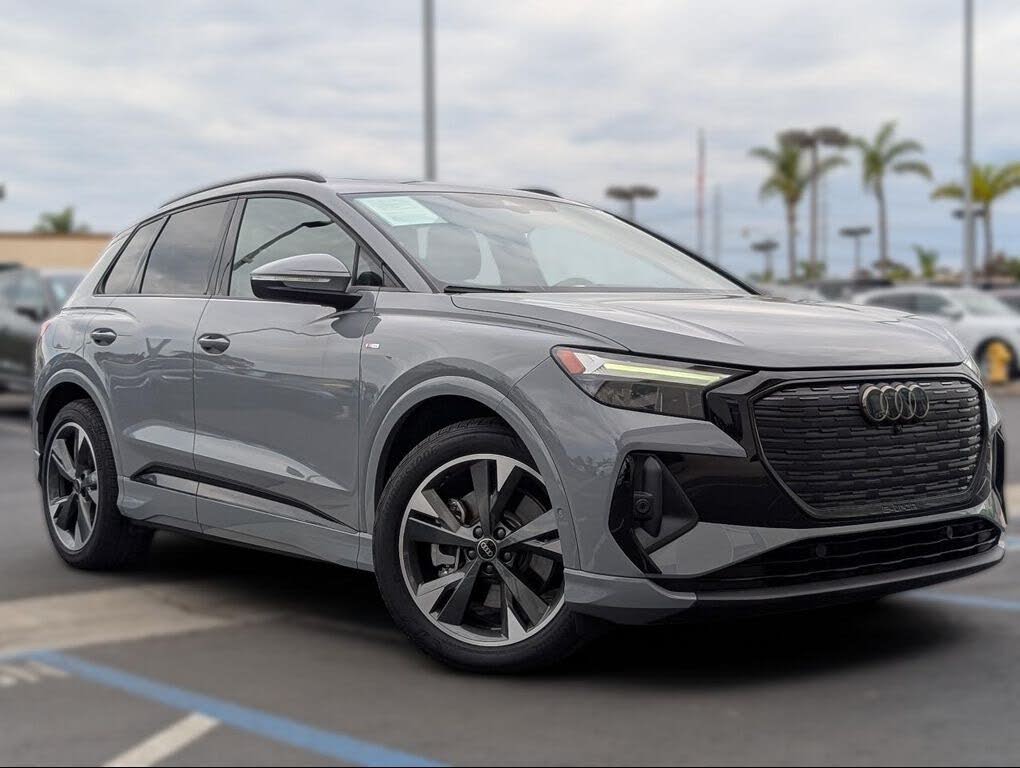 2024 Audi Q4 e-tron quattro Premium Plus 55