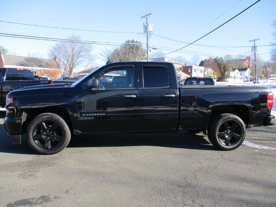 2017 Chevrolet Silverado 1500 Custom Double Cab 4WD