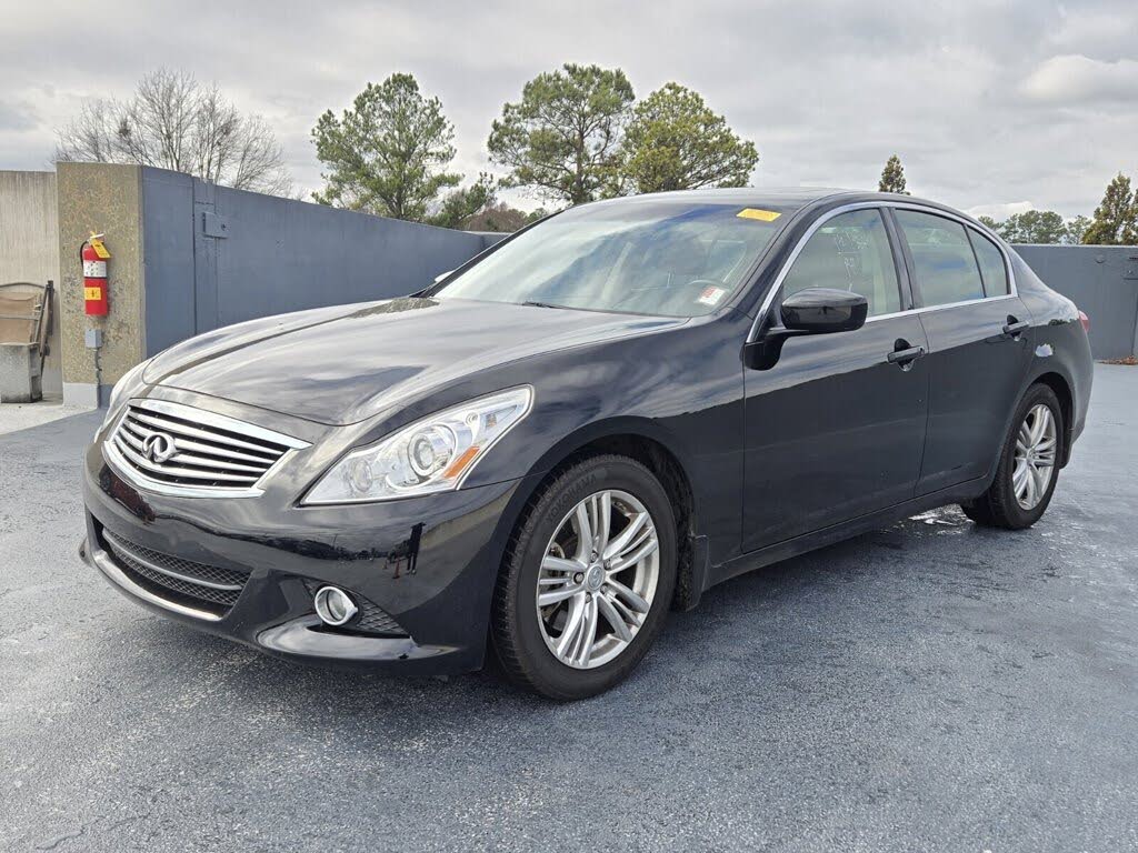 2013 INFINITI G37 Journey Sedan RWD