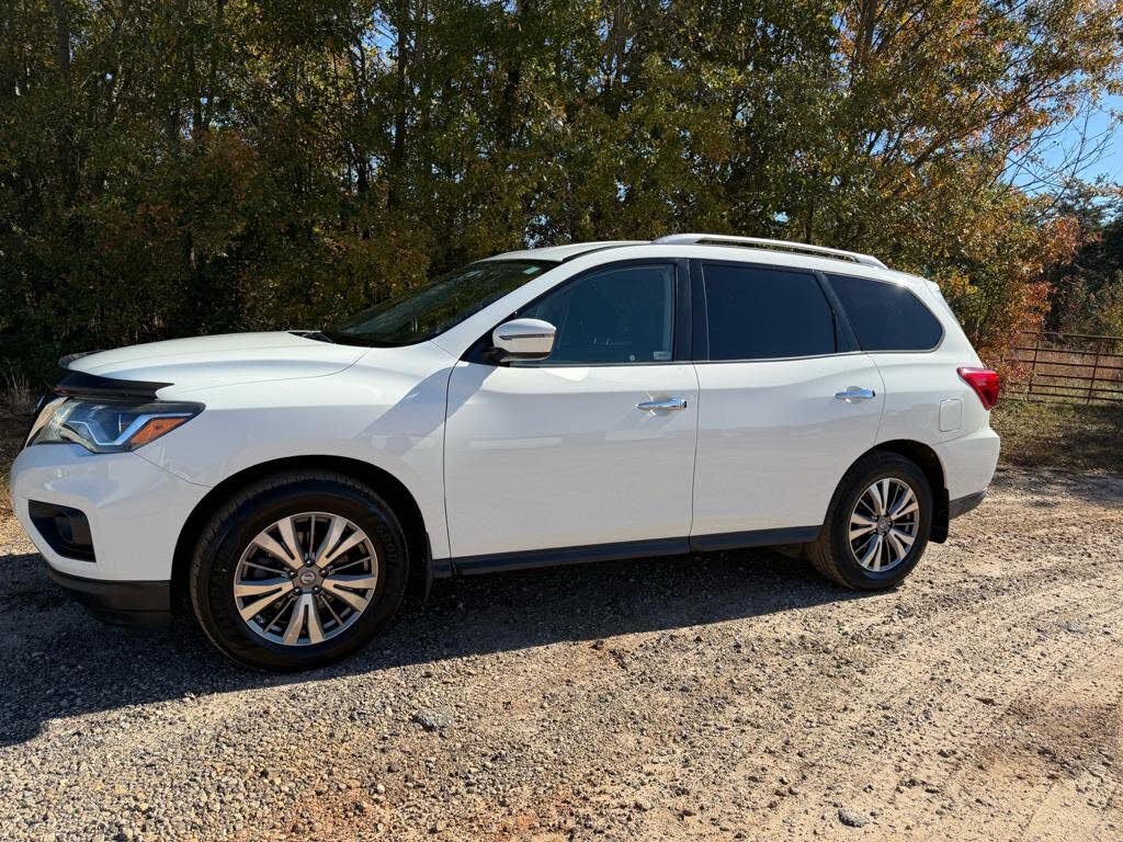 2018 Nissan Pathfinder SV