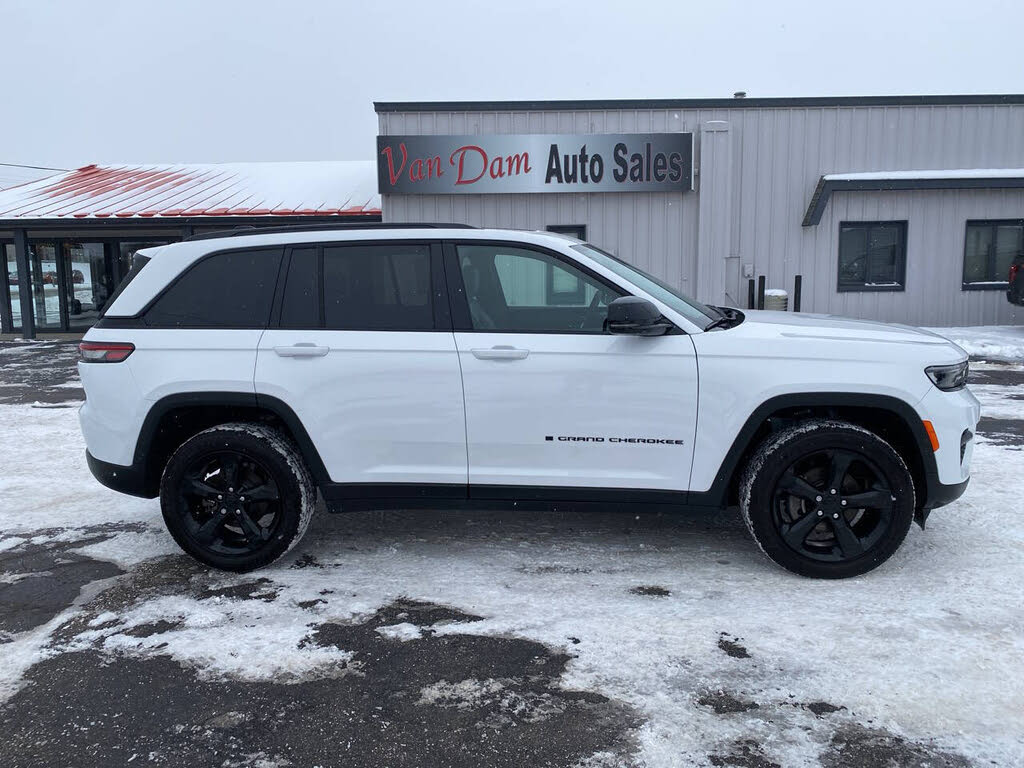 2024 Jeep Grand Cherokee Altitude 4WD