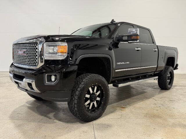 2015 GMC Sierra 2500HD Denali Crew Cab SB 4WD