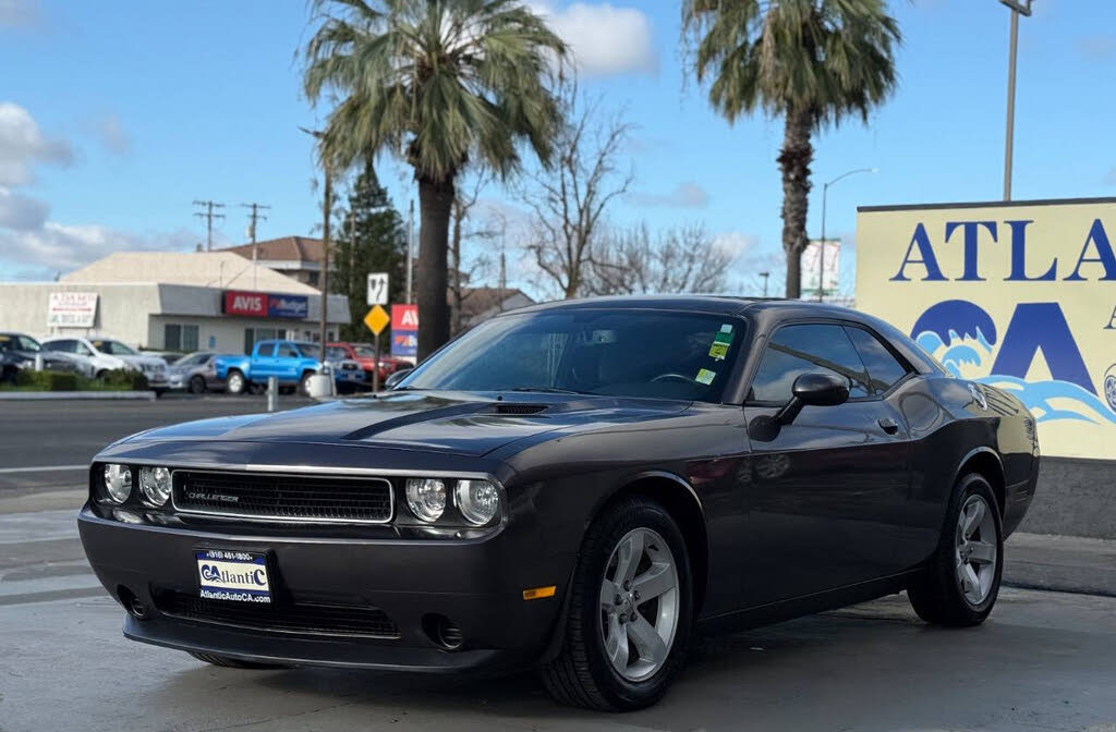 2014 Dodge Challenger SXT RWD