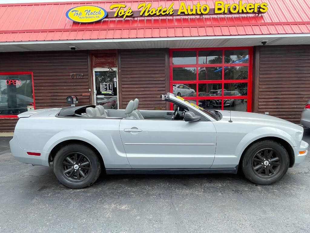 2007 Ford Mustang V6 Deluxe Convertible RWD
