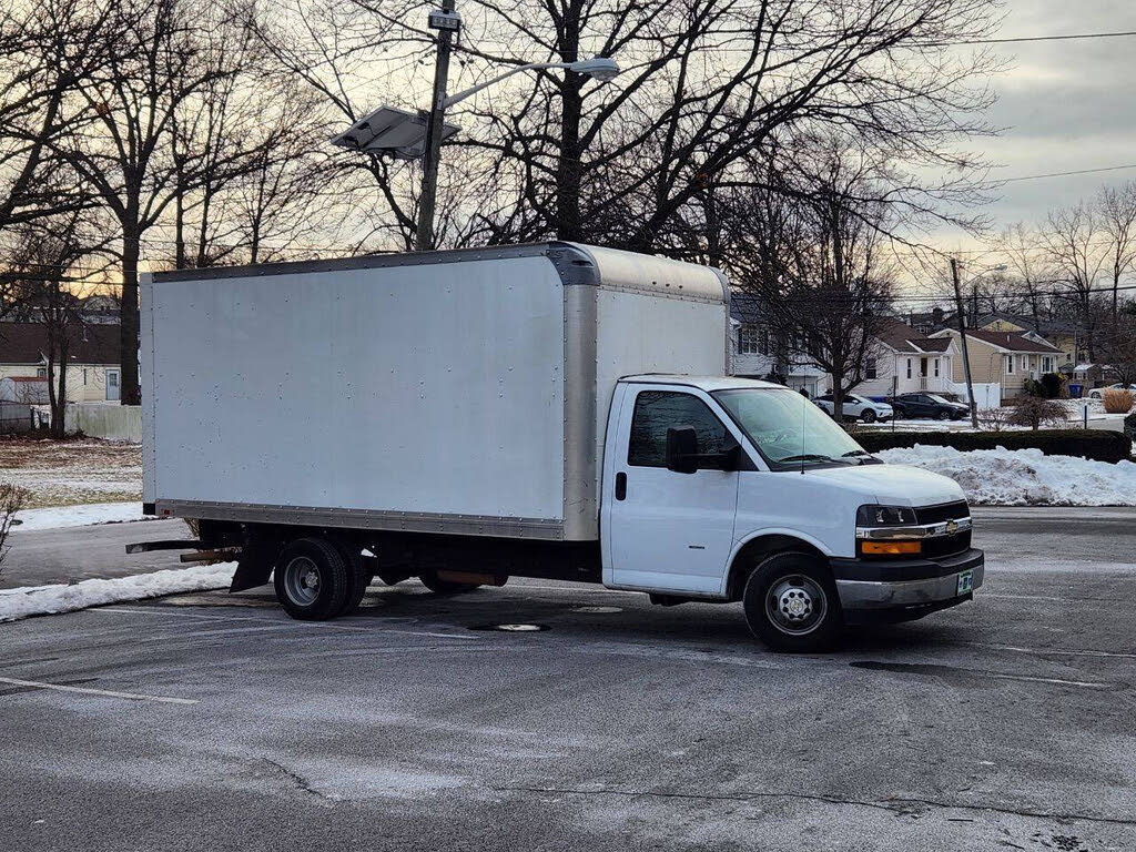 2019 Chevrolet Express Chassis 3500 177 Cutaway RWD
