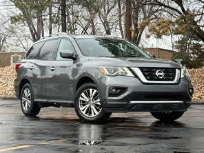 Nissan Pathfinder SV 4WD