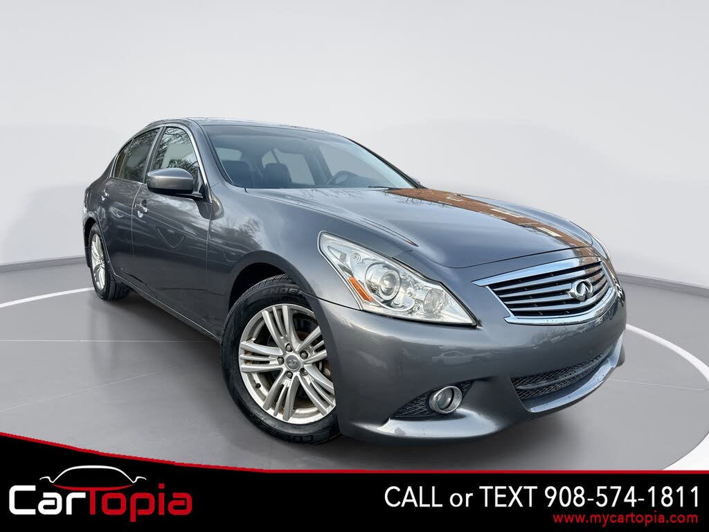 2013 INFINITI G37 Journey Sedan RWD
