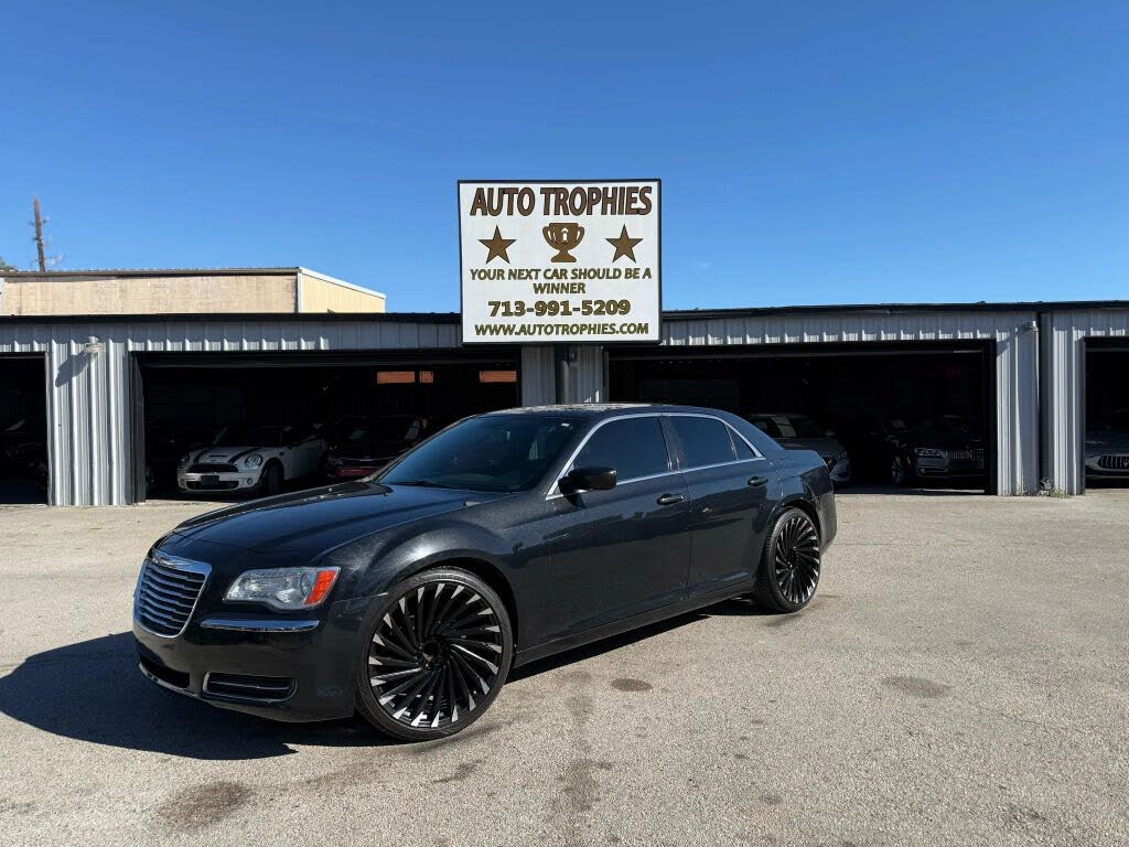 2013 Chrysler 300 RWD