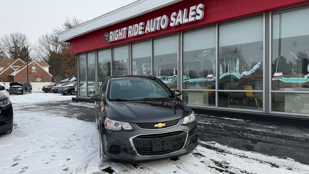 2017 Chevrolet Sonic LT Sedan FWD