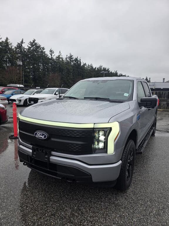 Ford F-150 Lightning XLT SuperCrew AWD 2025