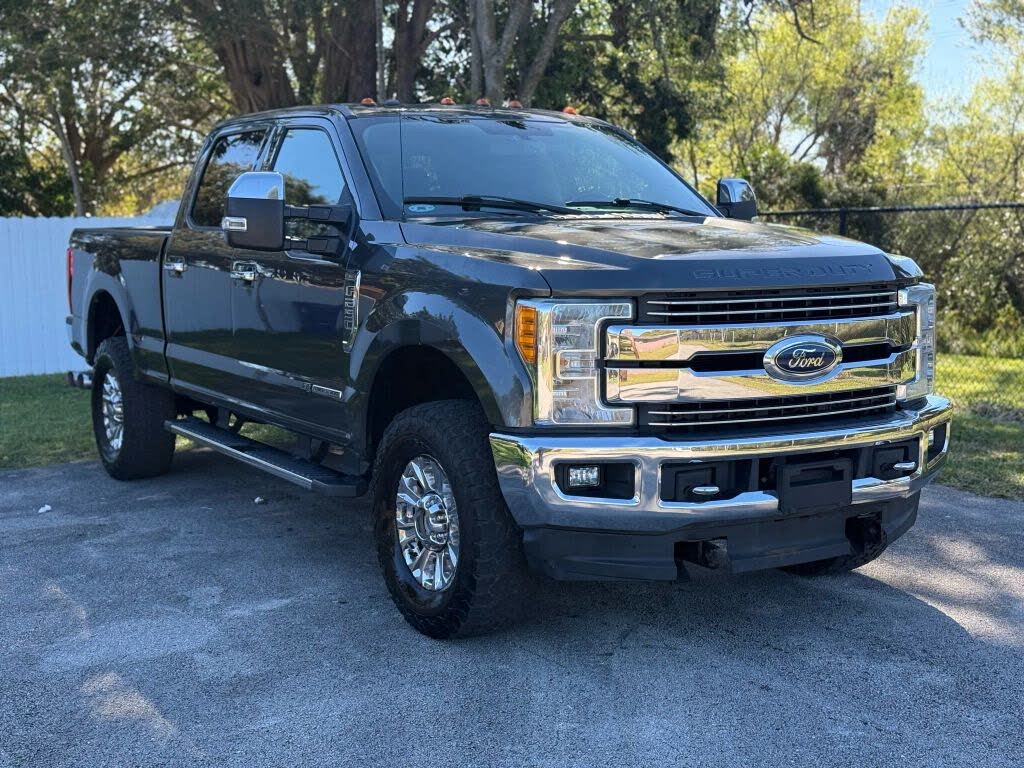 2017 Ford F-250 Super Duty Lariat Crew Cab 4WD