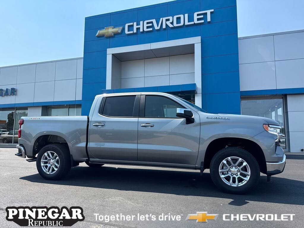 2026 Chevrolet Silverado 1500 LT Crew Cab 4WD