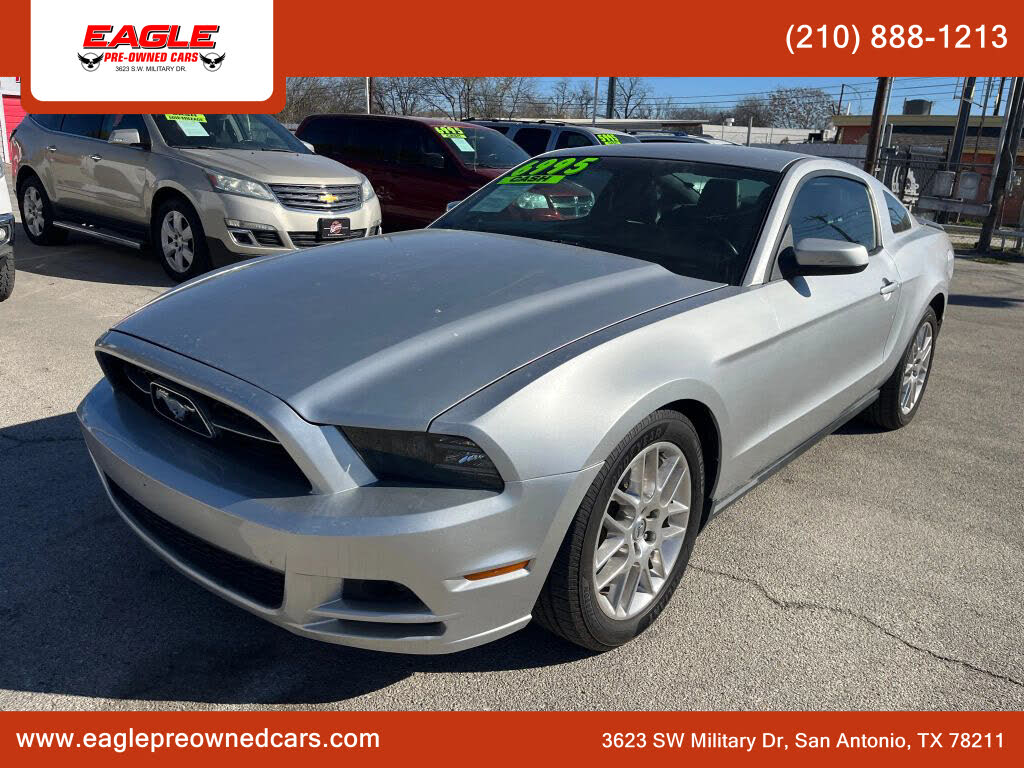 2012 Ford Mustang V6 Coupe RWD