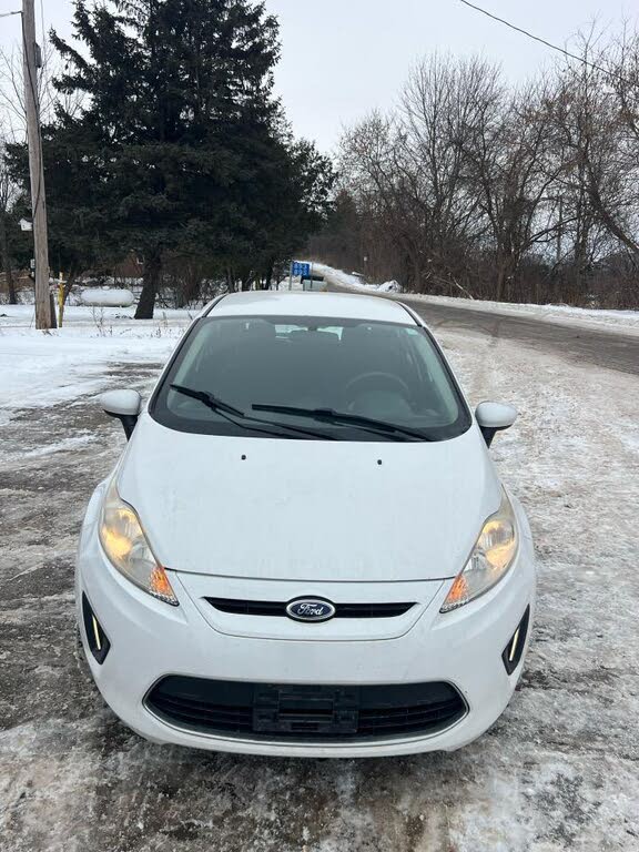 2012 Ford Fiesta SE Hatchback
