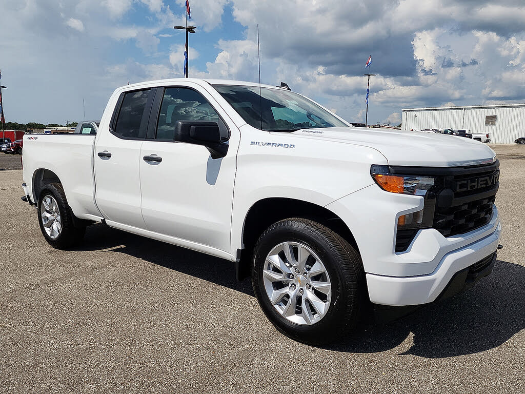 2025 Chevrolet Silverado 1500 Custom Double Cab 4WD