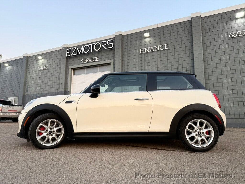 2016 MINI Cooper 2-Door Hatchback FWD