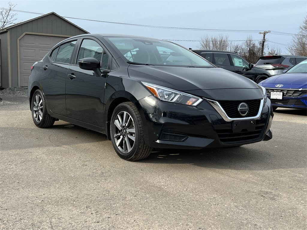 2021 Nissan Versa SV FWD