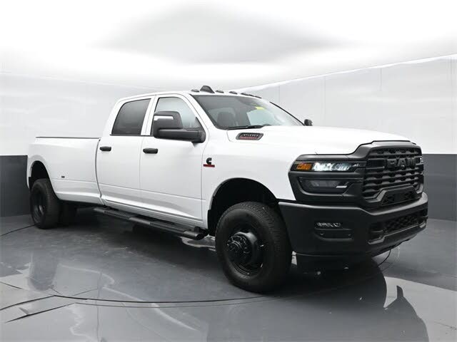 2025 RAM 3500 Tradesman Crew Cab LB DRW 4WD